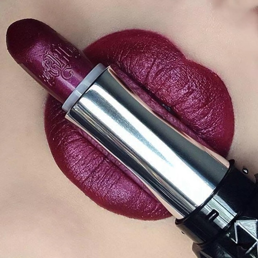 2 Kat Von D Studded Kiss Lipsticks